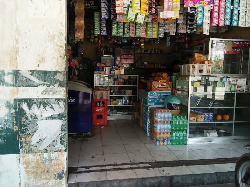 Sang Surya Kawunganten: Jantung Belanja Warga yang Tak Pernah Padam
